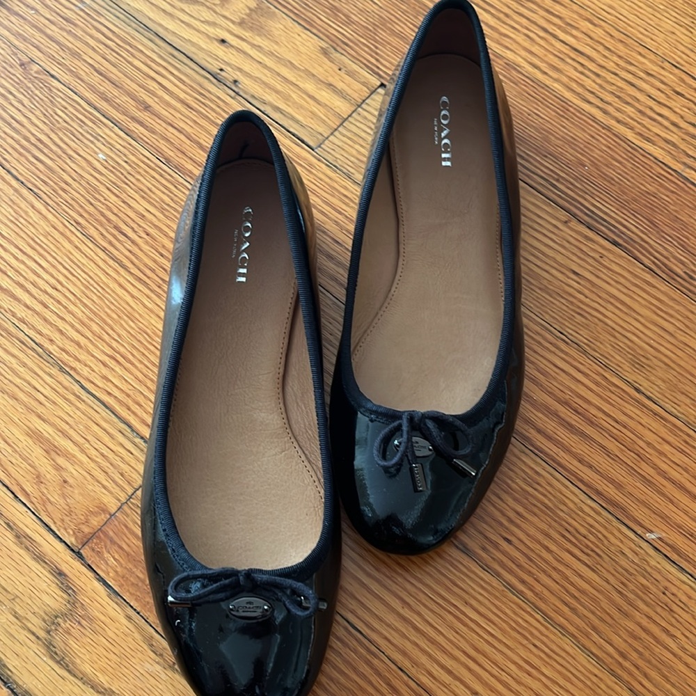 Coach patent leather shoes size 8 - Picture 2 of 9